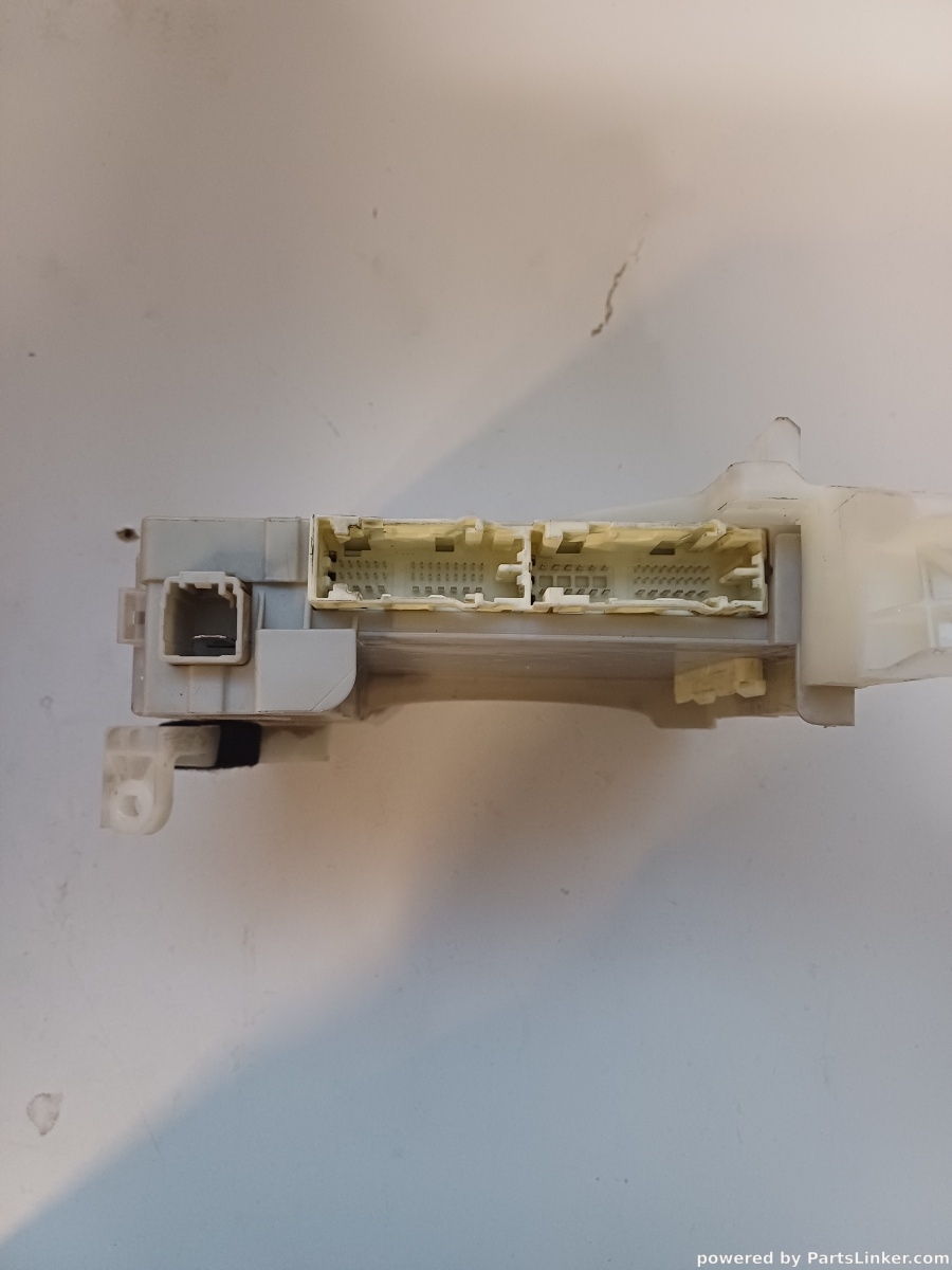 Panou sigurante LEXUS CT (ZWA10_) [ 2010 - > ] OEM 8273076020B
