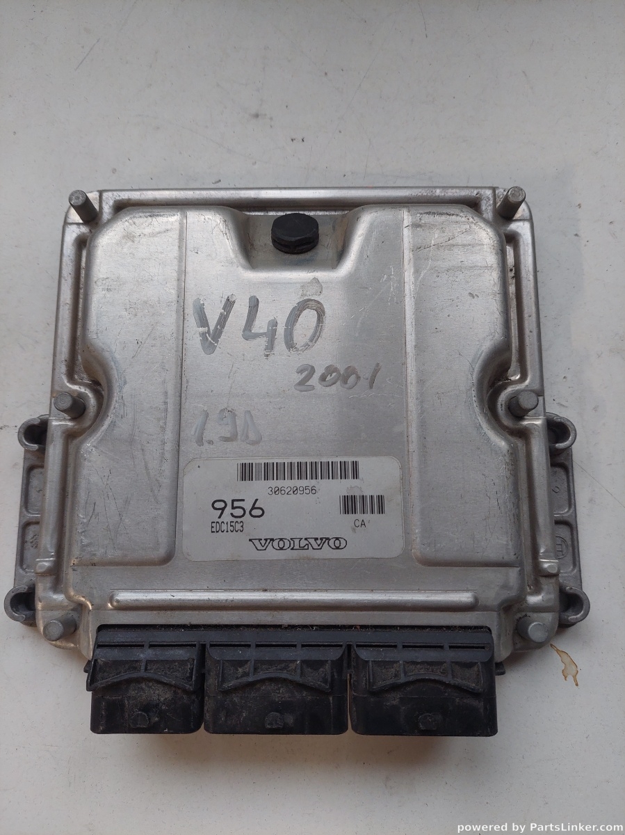 Calculator motor VOLVO V40 Estate (VW, 645) [ 1995 - 2004 ] OEM 30620956