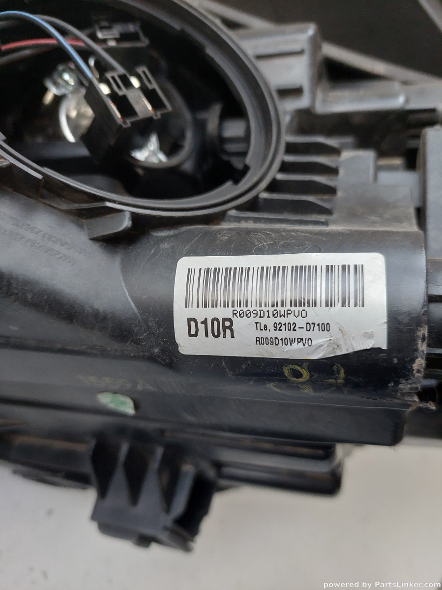 Far dreapta  HYUNDAI TUCSON III (TLE)  [ 2015 - > ] OEM 92102d7100 – foto 2