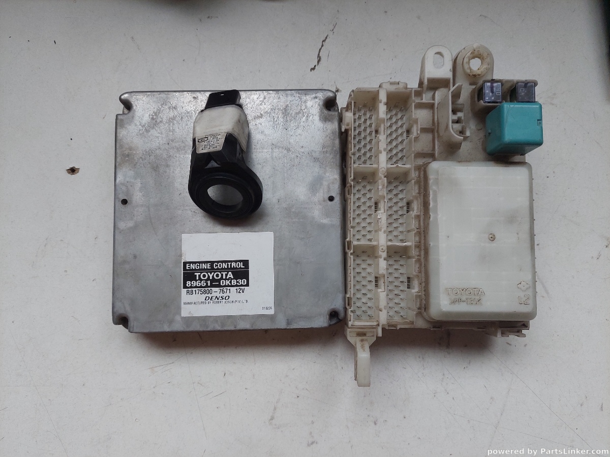 Kit pornire TOYOTA HILUX 2.5 2007 75kw cod ecu Denso Rb1758007671 OEM 896610kb30