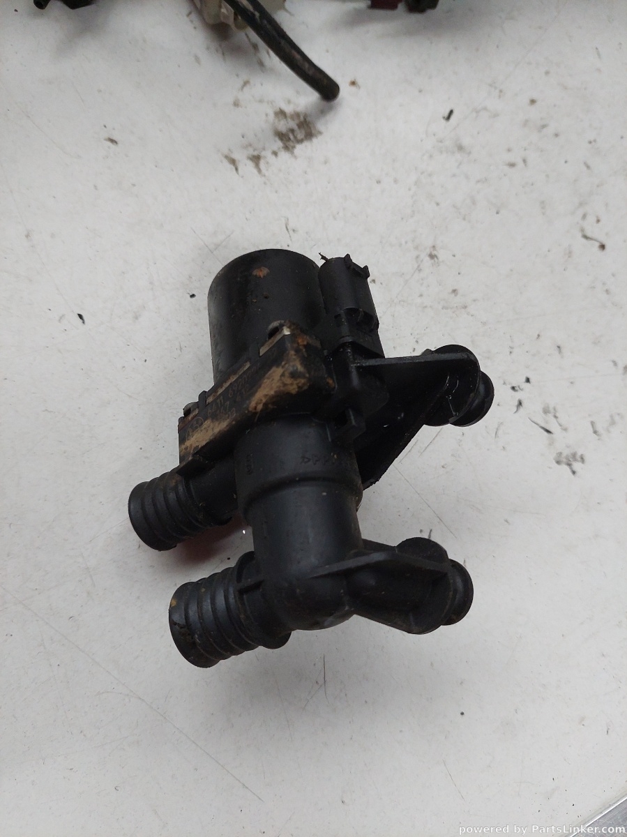 Pompa recirculare apa secundara BMW 5 (E60) [ 2001 - 2010 ] OEM 64116920226