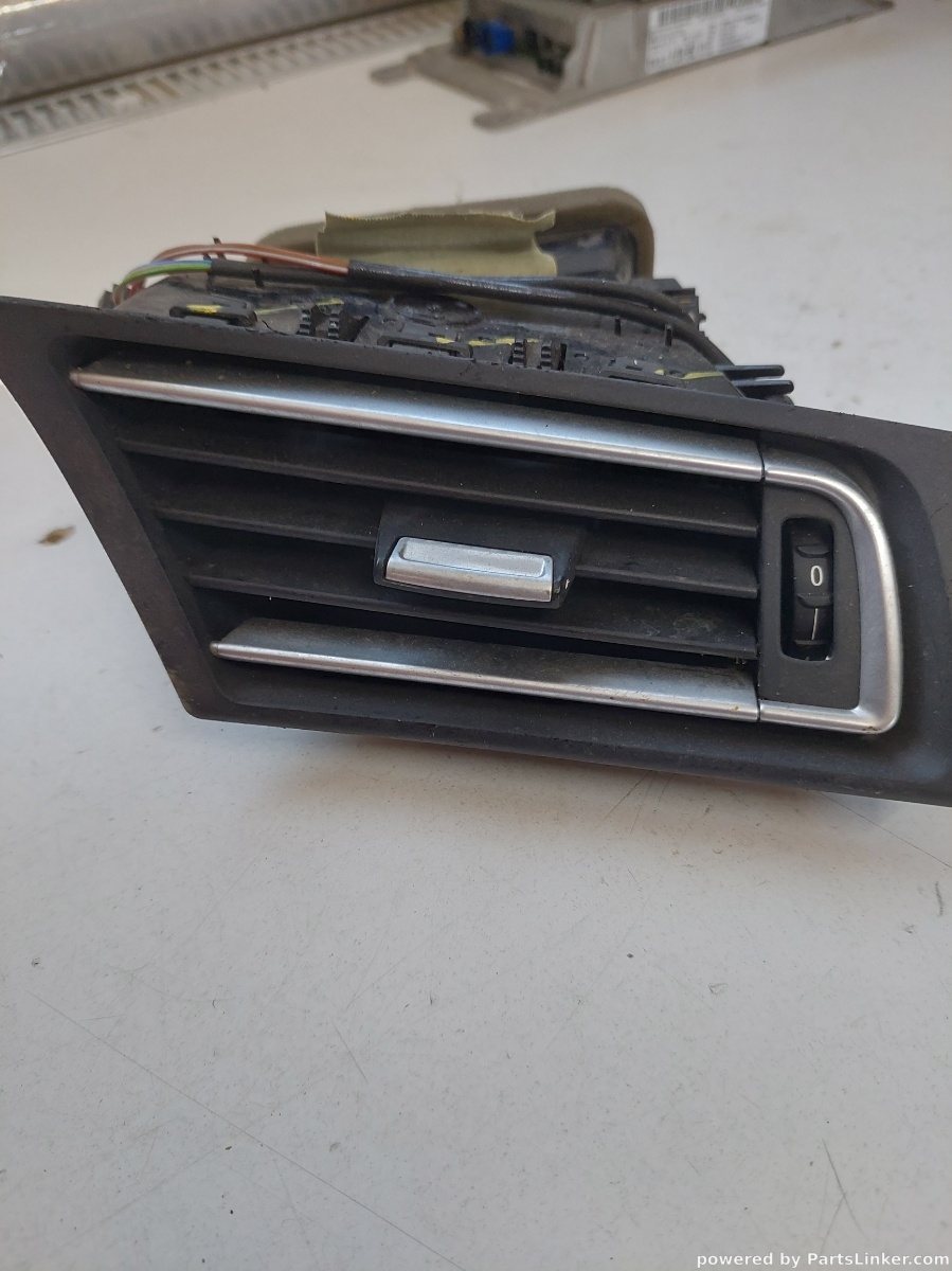 Guri ventilatie dreapta fata BMW 7 V (F01, F02, F03, F04) [ 2008 - 2015 ] ActiveHybrid 7 (N55 B30 A) 235KW|320HP OEM 5911586210