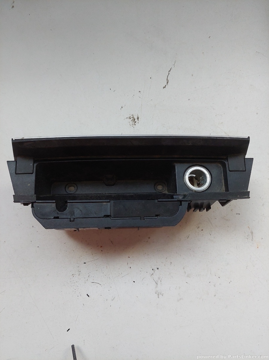 Scrumiera BMW 7 V (F01, F02, F03, F04) [ 2008 - 2015 ] OEM 911931708