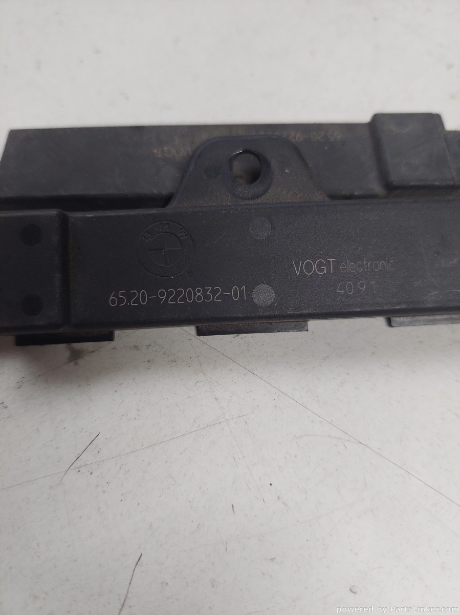 Modul antena BMW 7 V (F01, F02, F03, F04) [ 2008 - 2015 ] OEM 922083201 – foto 2