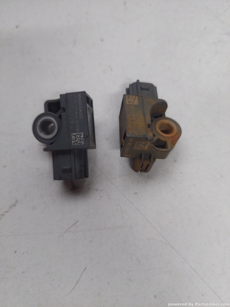 Senzor impact airbag BMW 7 V (F01, F02, F03, F04) [ 2008 - 2015 ] OEM 95920