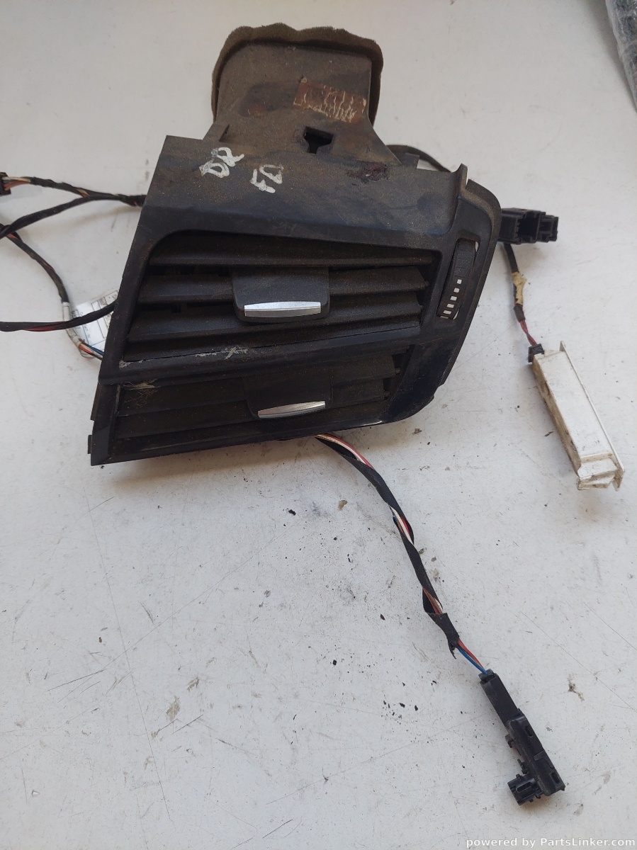 Guri ventilatie dreapta fata BMW X5 III (F15, F85) [ 2012 - 2018 ] OEM 9323417