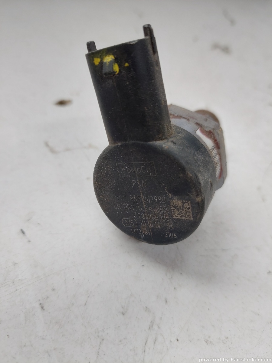 Supapa control, presiune combustibil LAND ROVER RANGE ROVER EVOQUE (LV_, L538) [ 2011 - > ] OEM 0281006135 – foto 2