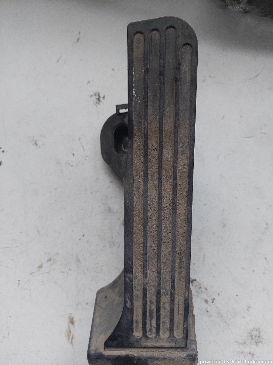 Pedala acceleratie VOLKSWAGEN CADDY (6K9, 9E7, 9E9) [ 2002 - 2009 ] OEM 1t1721503h