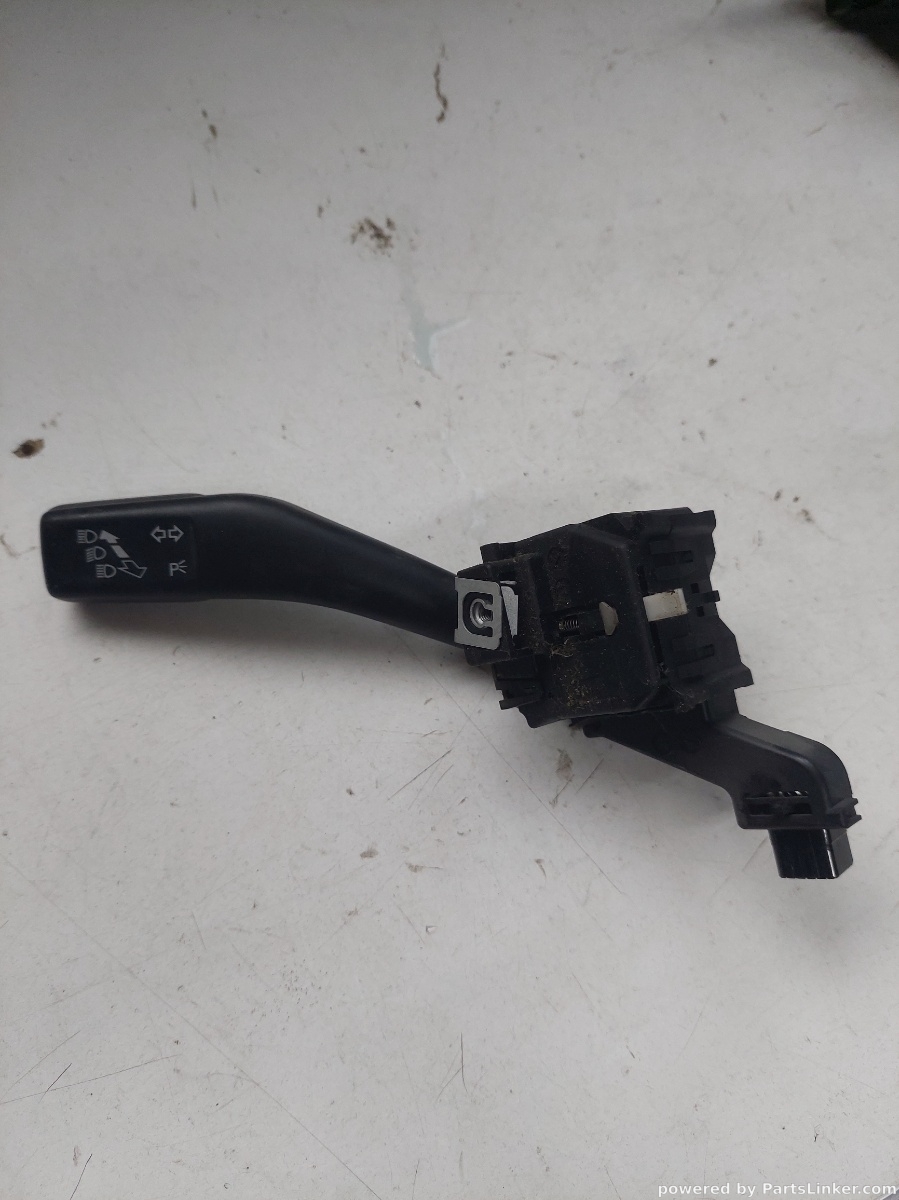 Maneta semnalizare VOLKSWAGEN CADDY (6K9, 9E7, 9E9) [ 2002 - 2009 ] OEM 1k0953513e