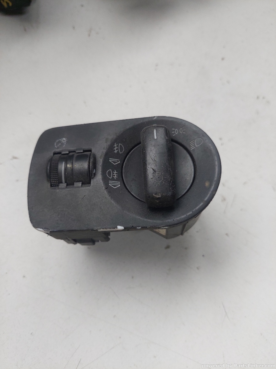 Reglaj faruri AUDI A3 II Sportback (8PA) [ 2004 - 2015 ] OEM 8p2941531b