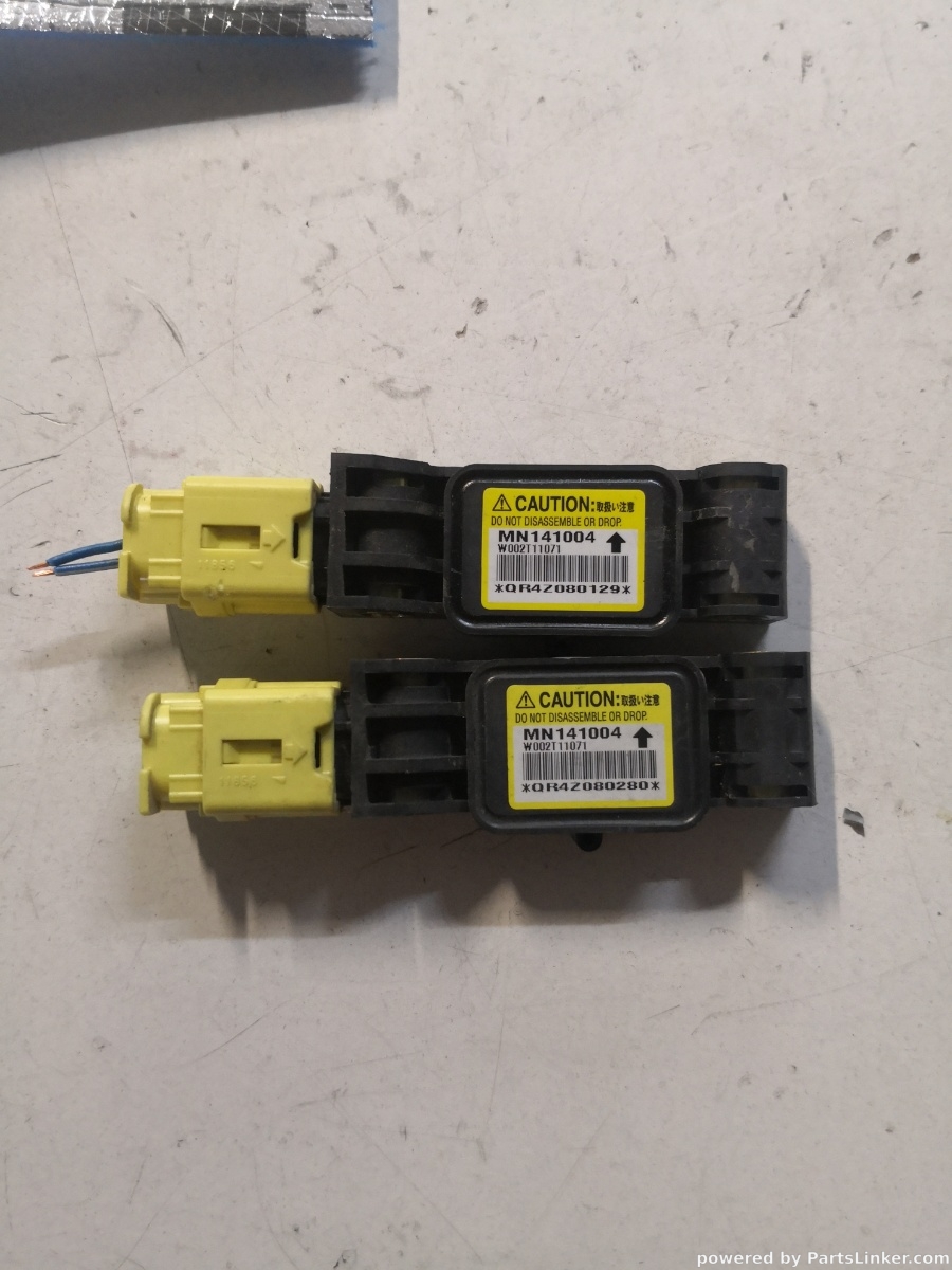 Senzor impact airbag MITSUBISHI GRANDIS (NA_W) [ 2003 - 2011 ] OEM Mn141004