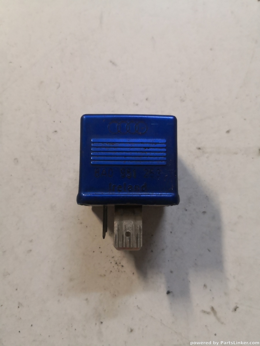 Releu VOLKSWAGEN PASSAT Variant 3B6 2000 - 2005 8a0951253