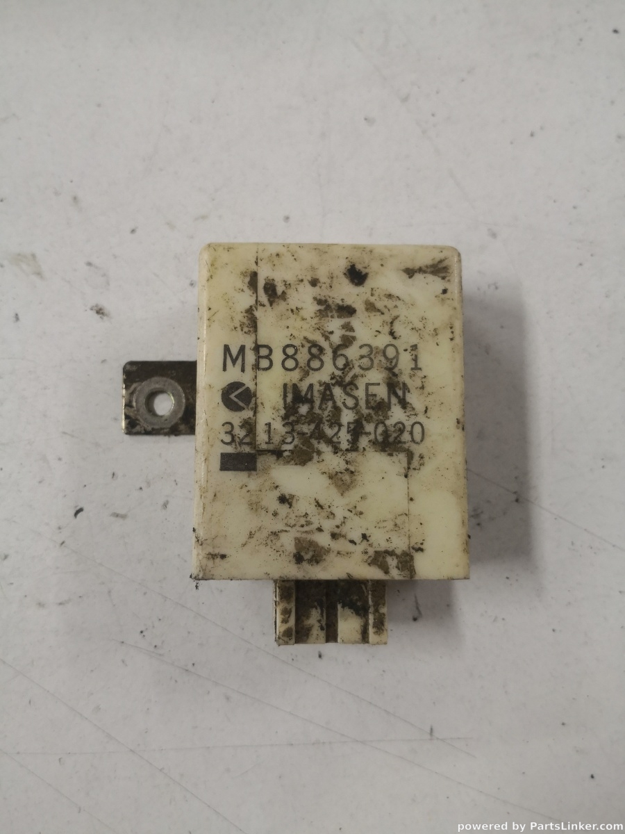 Releu MITSUBISHI PAJERO II (V3_W, V2_W, V4_W) [ 1990 - 2001 ] OEM Mb886391
