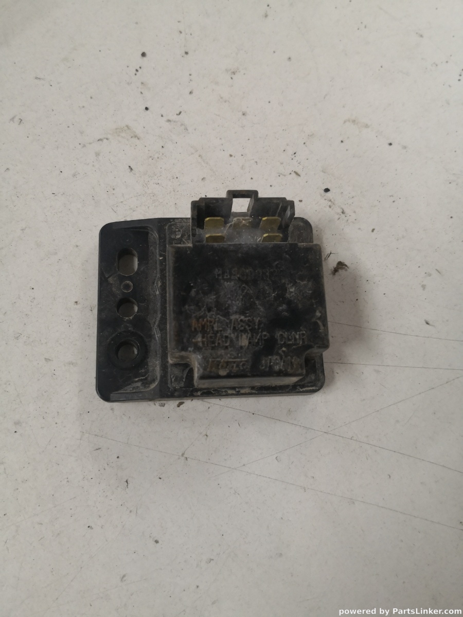 Releu spalator faruri MITSUBISHI PAJERO II (V3_W, V2_W, V4_W) [ 1990 - 2001 ] OEM Ma809932