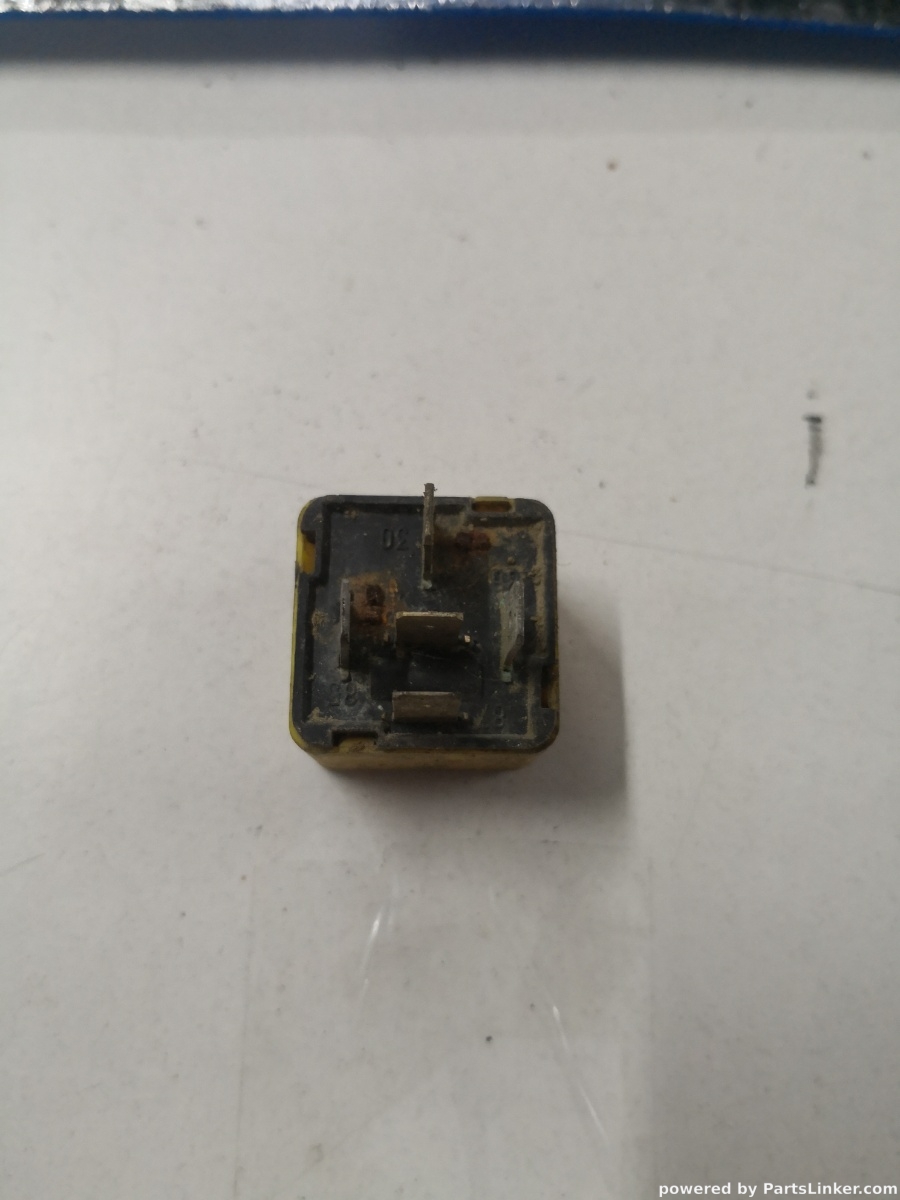 Releu MITSUBISHI PAJERO II (V3_W, V2_W, V4_W) [ 1990 - 2001 ] OEM A727520 – foto 2