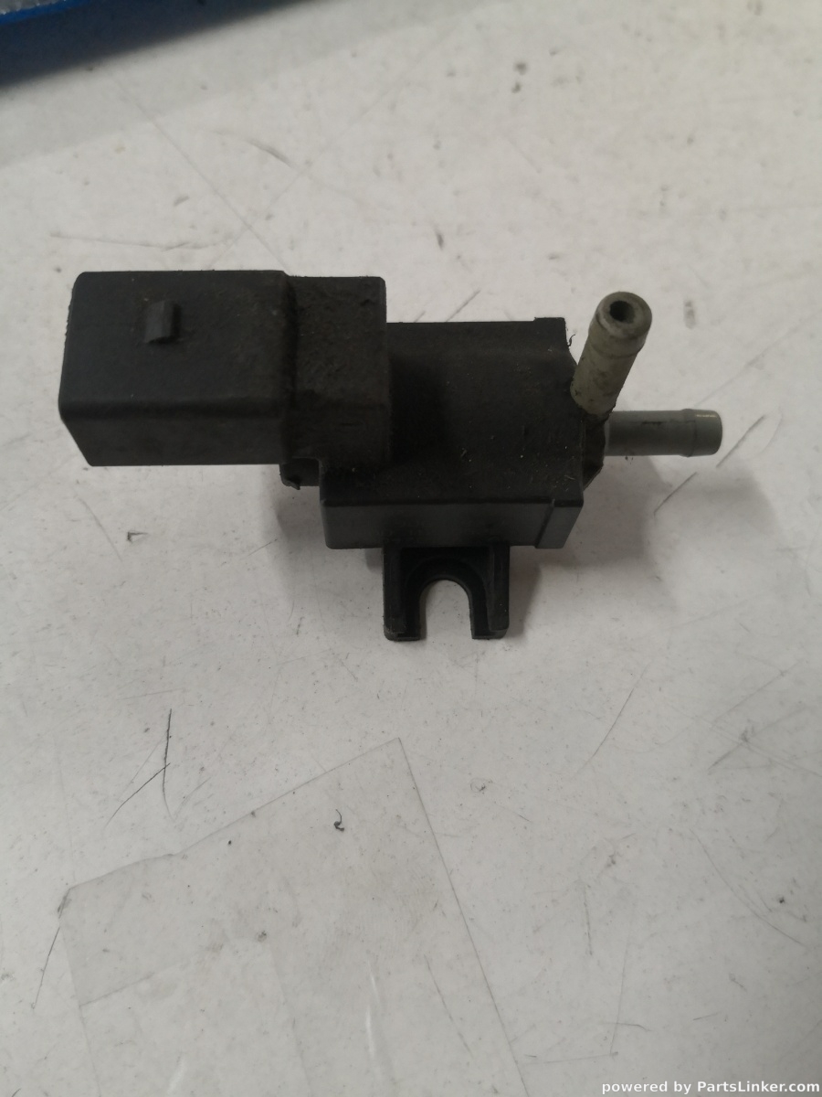 Supapa vacuum VOLKSWAGEN GOLF V (1K1) [ 2003 - 2009 ] OEM 06f906283f