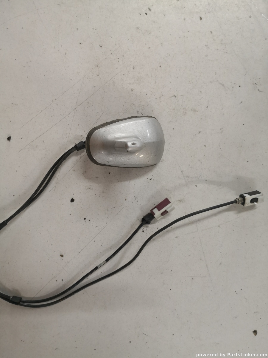 Antena radio MERCEDES-BENZ S-CLASS II (W221, C215) [ 2005 - 2013 ] OEM 058335