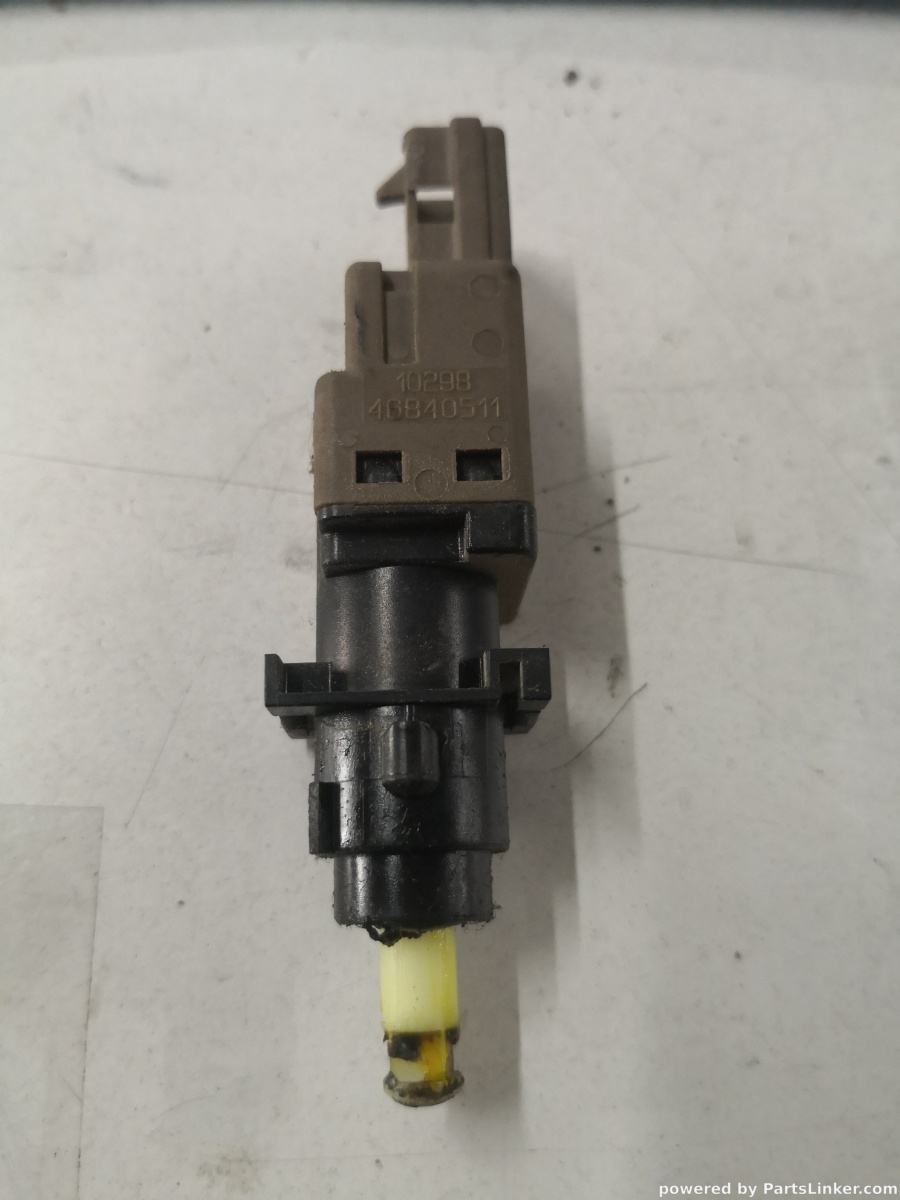 Comutator pedala ambreiaj PEUGEOT BOXER Bus [ 2005 - > ] OEM 46840511