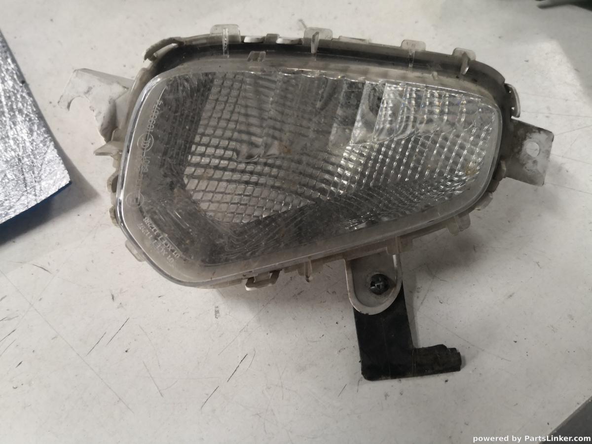 Proiector ceata VOLVO V40 (525) [ 2013 - 2015 ] OEM 31323117
