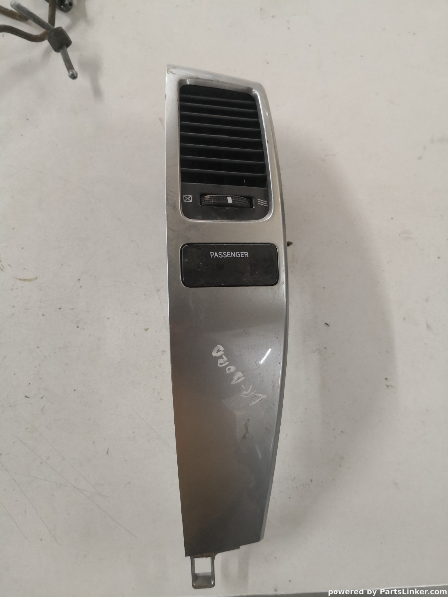 Guri ventilatie dreapta fata TOYOTA LAND CRUISER J120 2004> OEM 6556430040