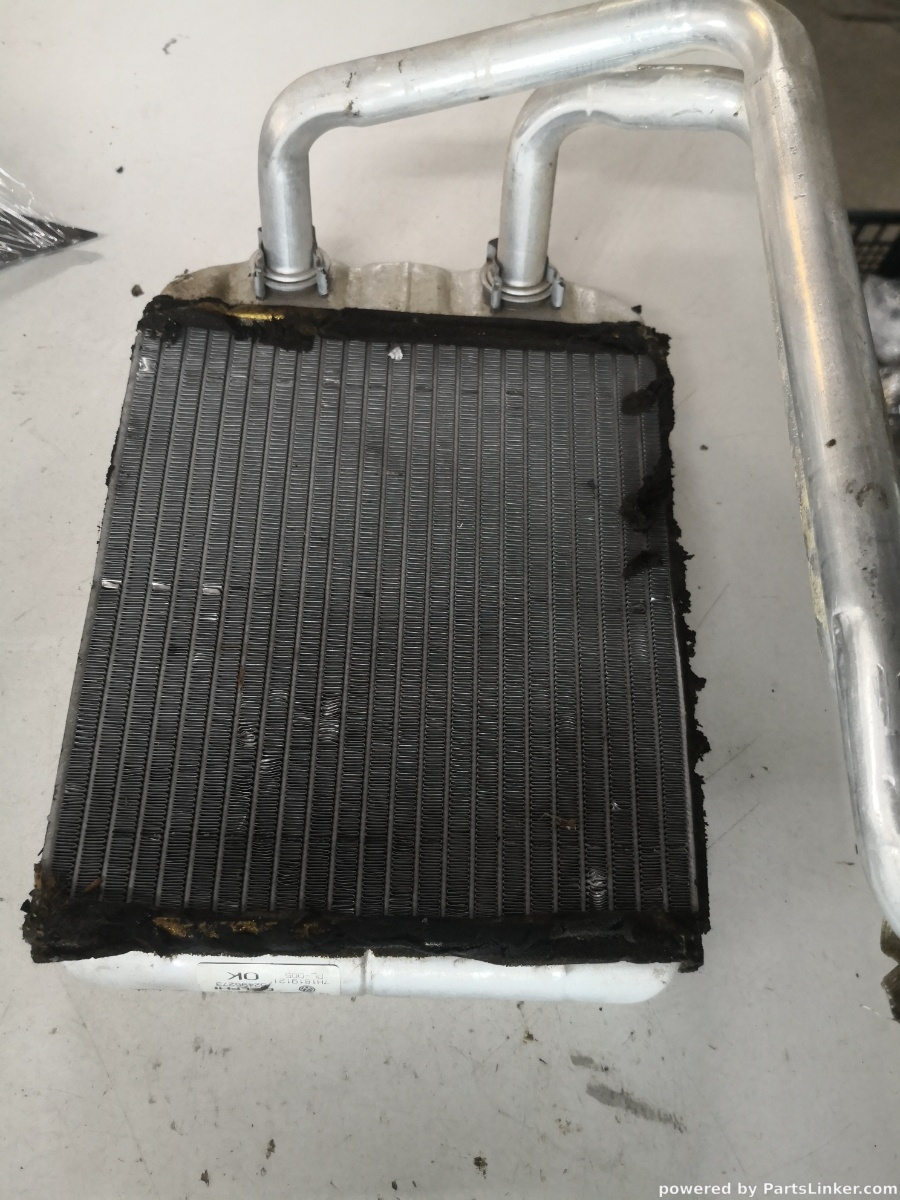 Radiator aeroterma VOLKSWAGEN TRANSPORTER V Box 7HA, 7HH, 7EA, 7EH 2003 - > 7h1819121