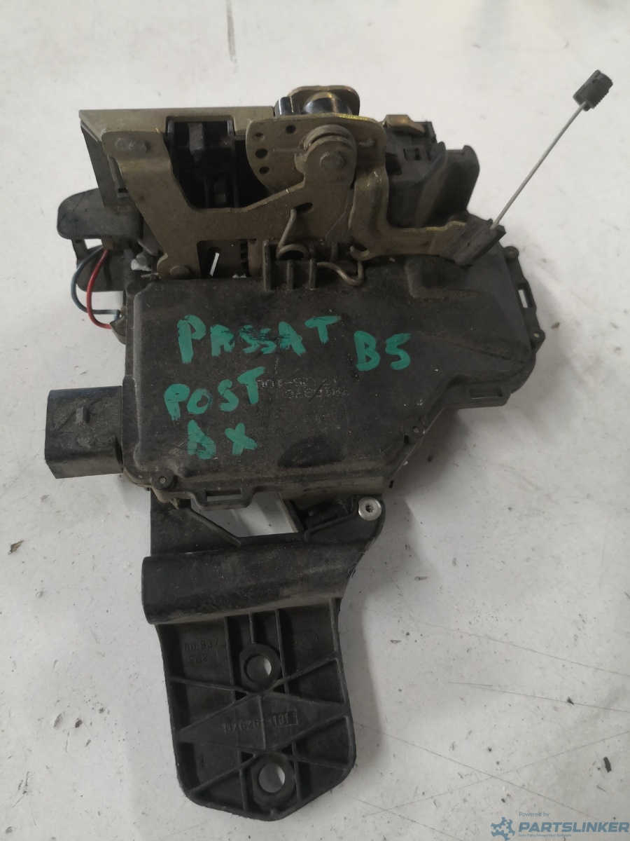 Broasca usa dreapta fata VOLKSWAGEN PASSAT Estate (3B5) [ 1997 - 2001 ] OEM 38103709