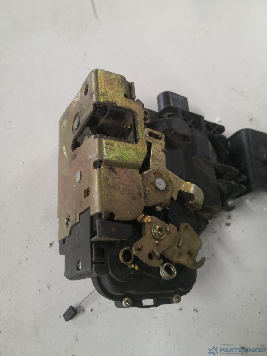 Broasca usa dreapta fata VOLKSWAGEN PASSAT Estate (3B5) [ 1997 - 2001 ] OEM 38103709 – foto 2
