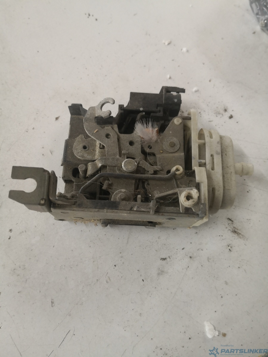 Broasca usa dreapta fata AUDI A3 (8L1) [ 1996 - 2006 ] OEM 8l837016c