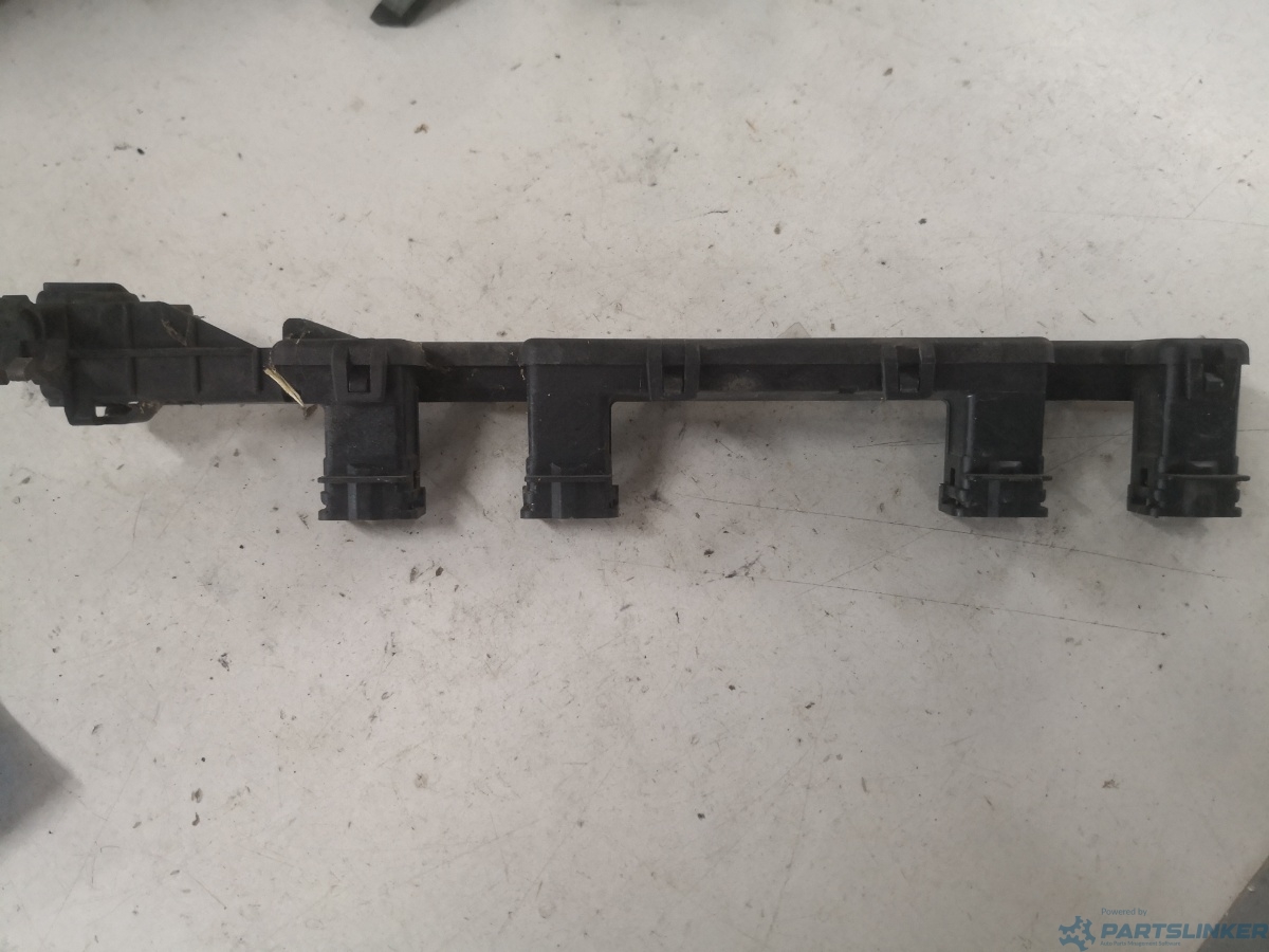Rampa injectoare RENAULT TWINGO I (C06_) [ 1993 - 2012 ] 1.2 (D7F 704) 44KW|60HP OEM 8200734317