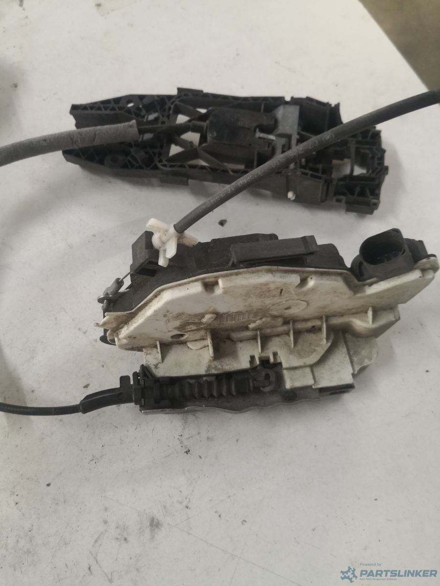 Broasca usa stanga fata SKODA SUPERB (3T4) [ 2008 - 2015 ] OEM 5n2837015c