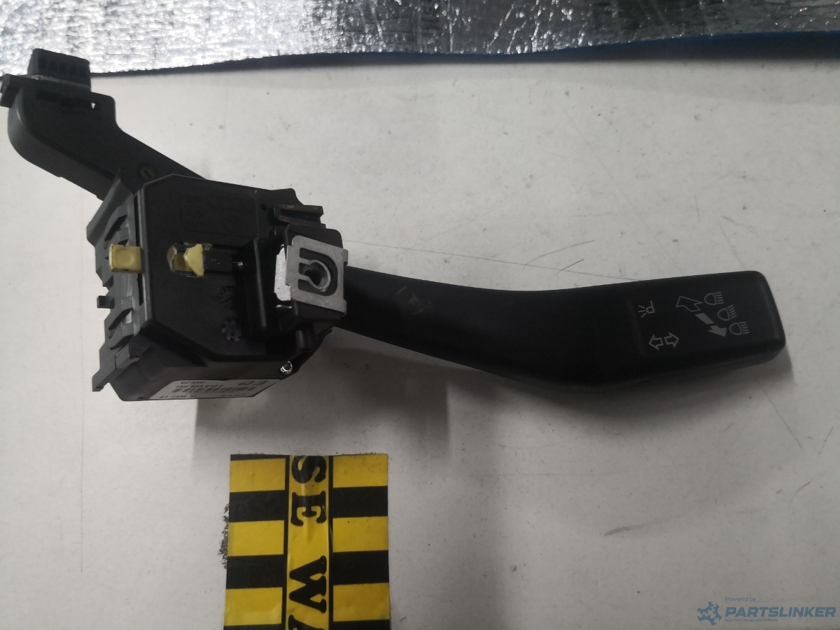 Maneta semnalizare VOLKSWAGEN GOLF VI (5K1) [ 2008 - 2013 ] TSI (CAXA) 90KW|122HP OEM 1k0953513e