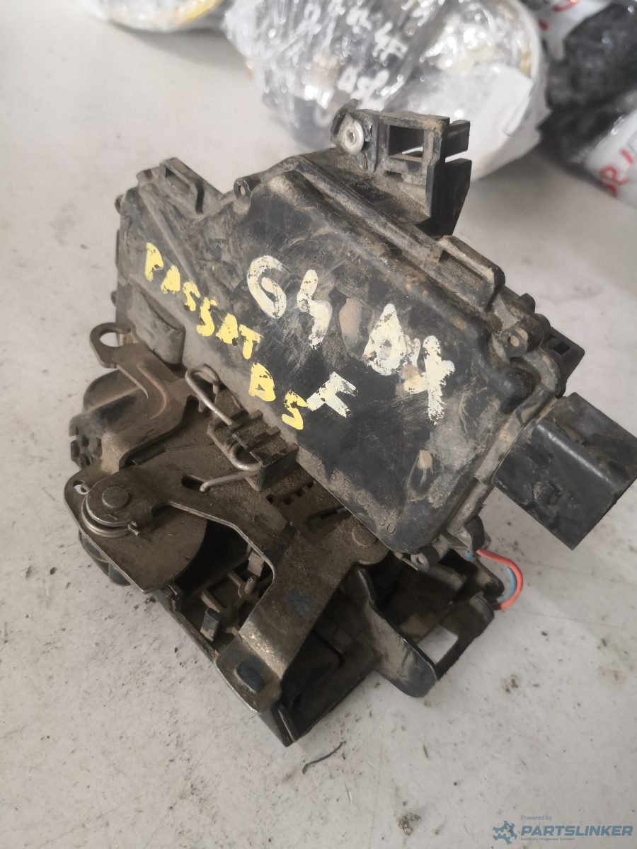 Broasca usa dreapta fata VOLKSWAGEN PASSAT Estate (3B5) [ 1997 - 2001 ]
