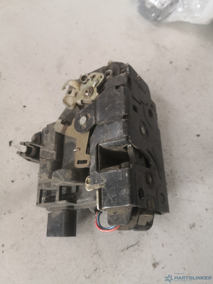 Broasca usa dreapta fata VOLKSWAGEN PASSAT Estate (3B5) [ 1997 - 2001 ] – foto 2