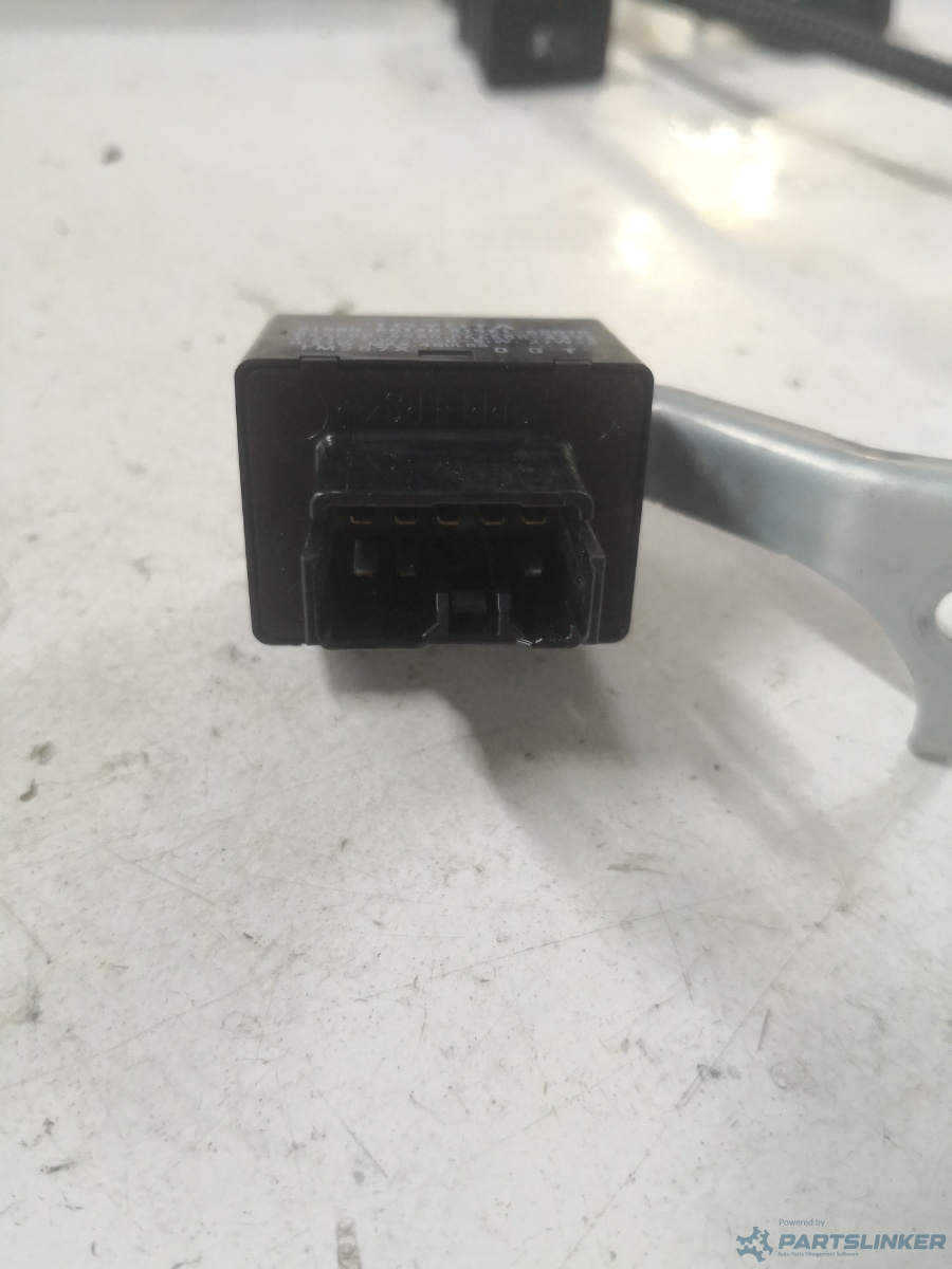 Releu TOYOTA LAND CRUISER 150 (TRJ15_, KDJ15_, GRJ15_, GDJ15_) [ 2009  OEM 8198060140 – foto 2