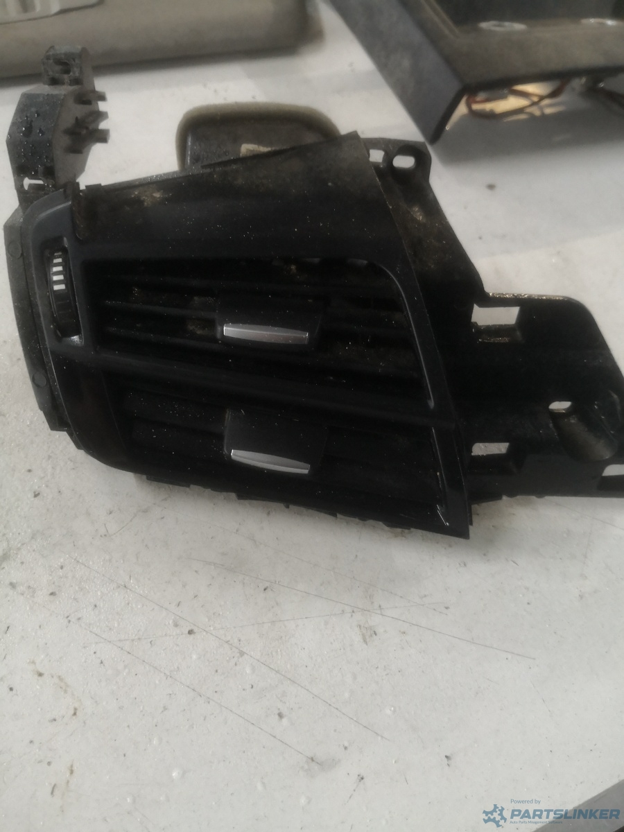 Guri ventilatie stanga fata BMW X5 III (F15, F85) [ 2012 - 2018 ] OEM 927051609