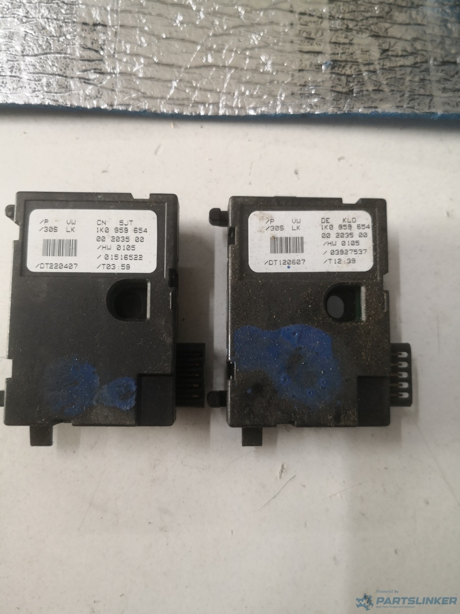 Senzor unghi volan AUDI A3 II (8P1) [ 2003 - 2013 ] OEM 1k0959654