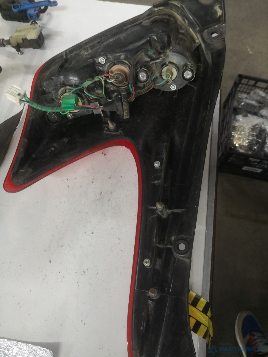 Lampa spate / stop stanga spate NISSAN JUKE (F15) [ 2010 - > ] CU DEFECT – foto 2