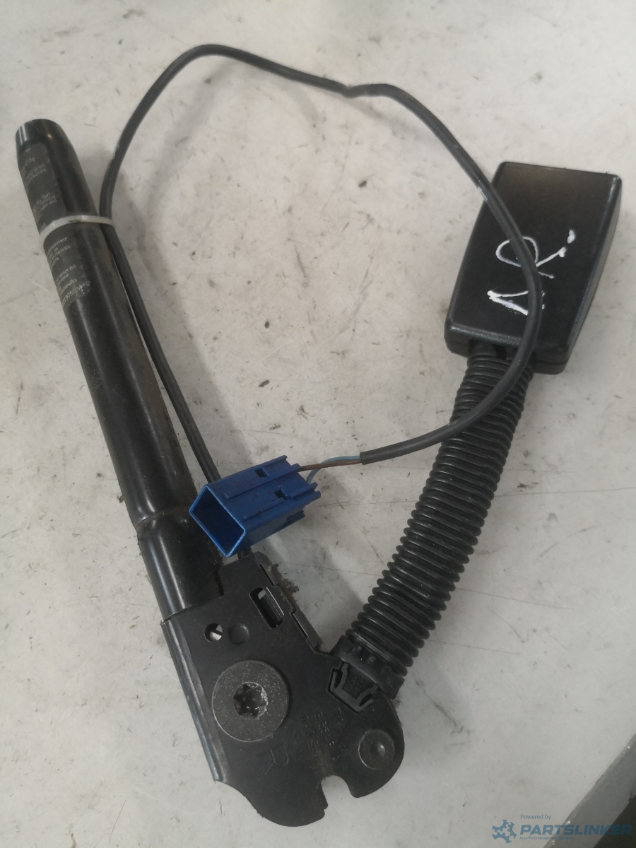 Pretensionare  dreapta fata MAZDA 3 2005>