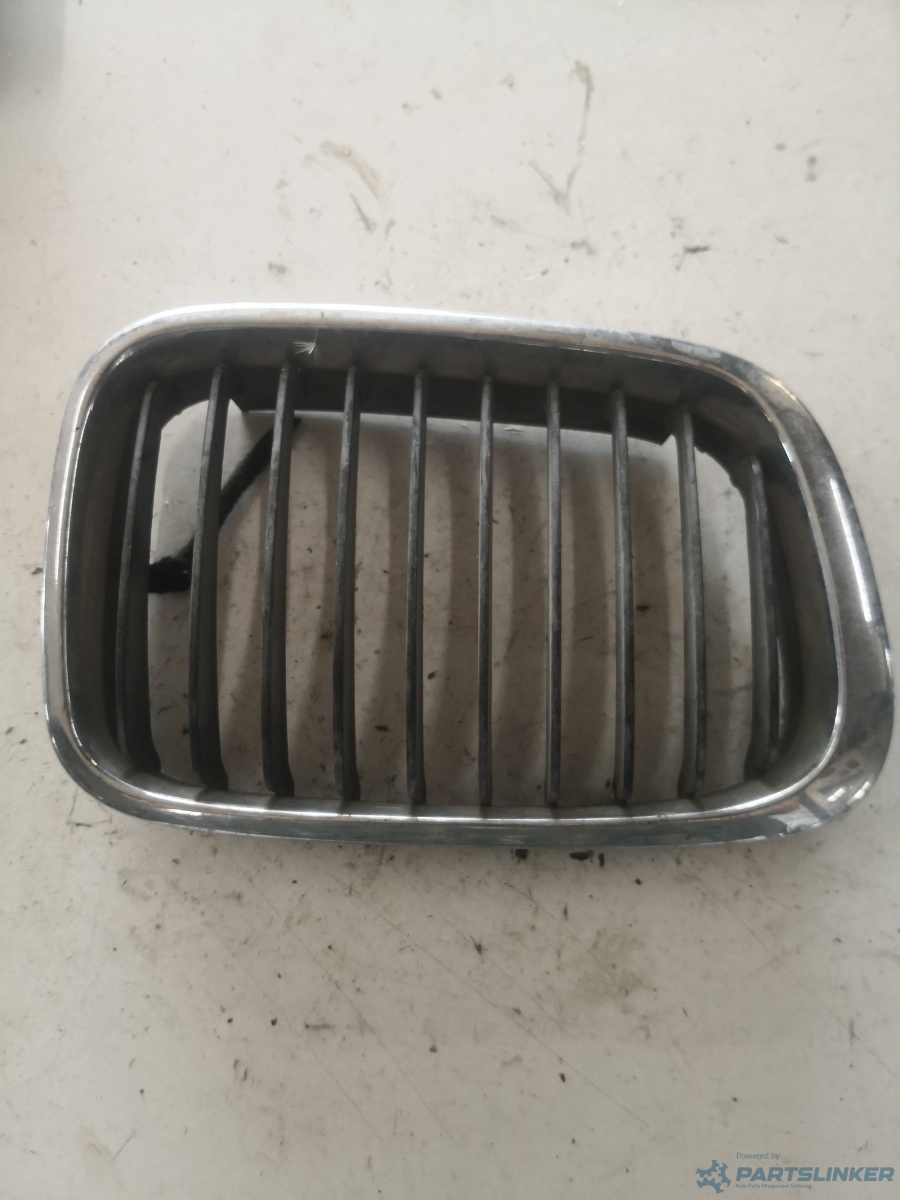 Grila bara dreapta fata BMW 3 IV (E46) [ 1998 - 2005 ] OEM 81596240