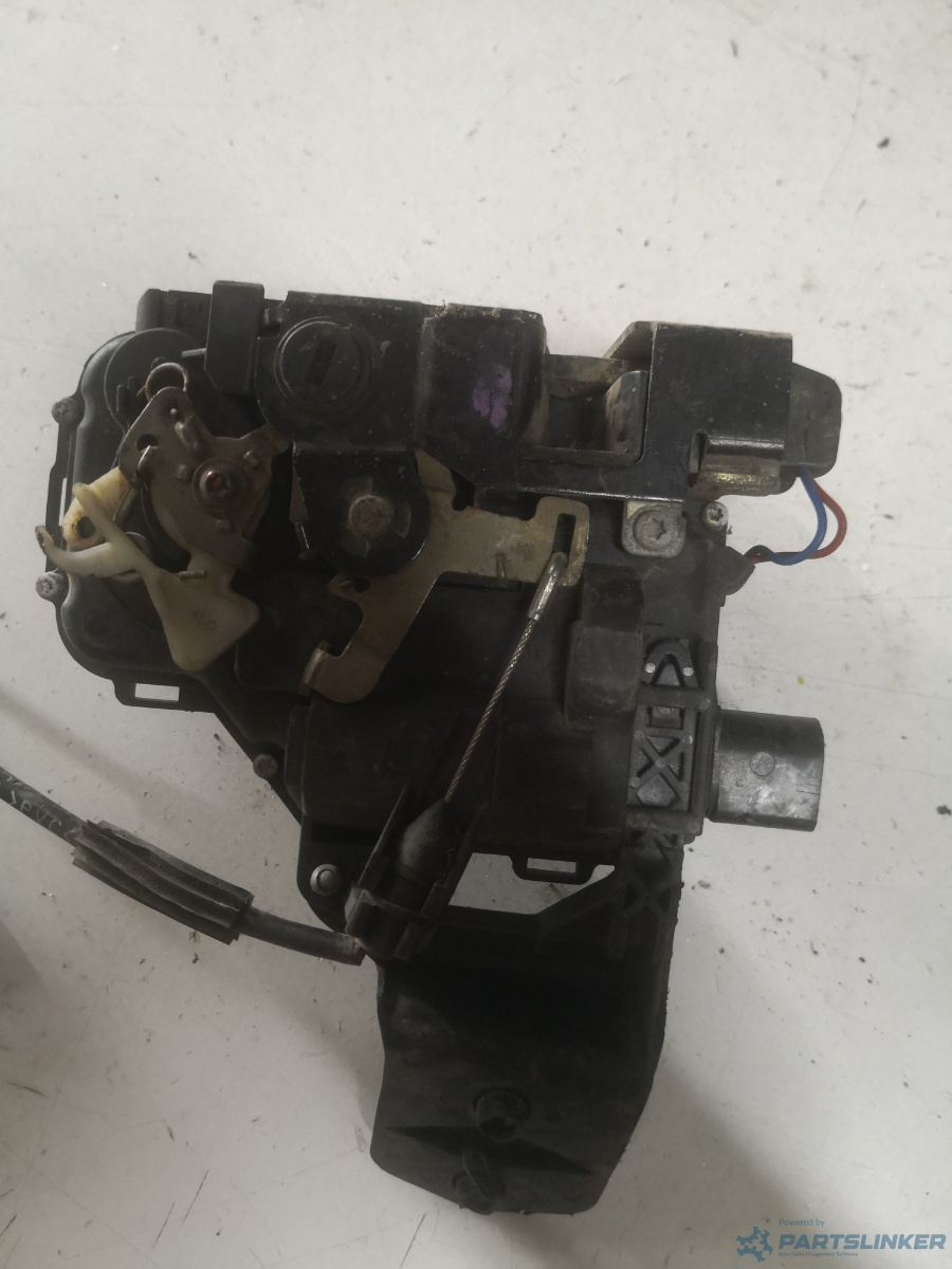 Broasca usa dreapta spate VOLKSWAGEN PASSAT Estate (3B5) [ 1997 - 2001 ] – foto 2