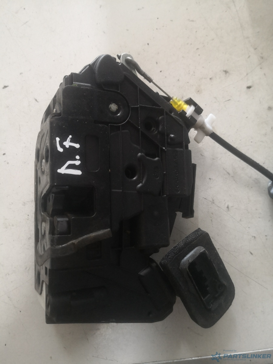 Broasca usa dreapta fata VOLKSWAGEN GOLF VI (5K1) [ 2008 - 2013 ] OEM 5k1837016