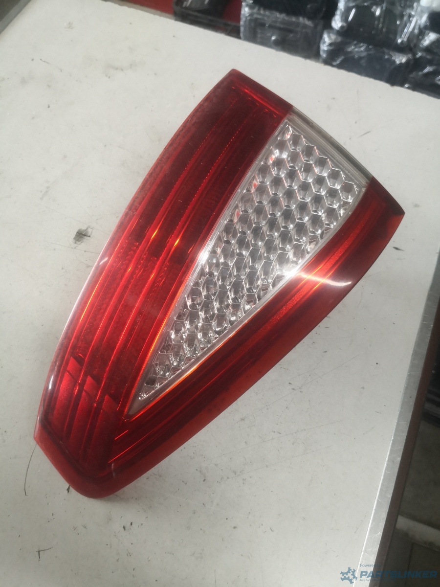 Lampa spate / stop stanga fata FORD MONDEO IV BA7 2007 - 2015