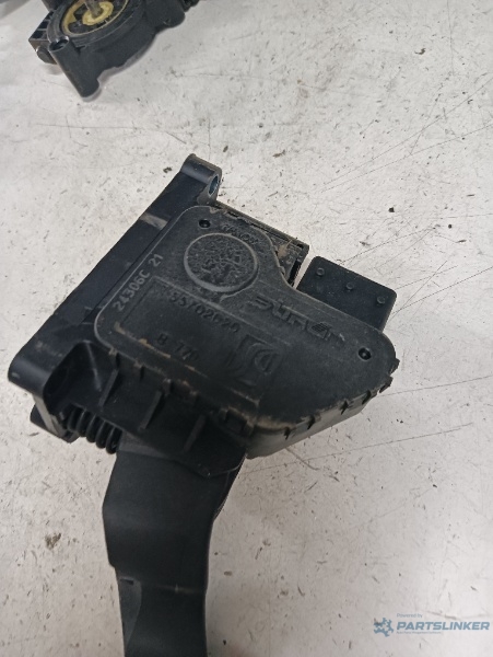 Pedala acceleratie OPEL CORSA D (S07) [ 2006 - 2014 ] OEM 55702020 – foto 2