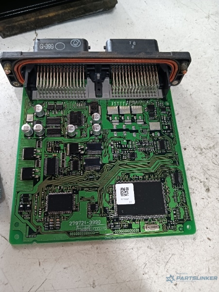 Calculator ecu motor  MAZDA 3 1.6 benzina an 2005