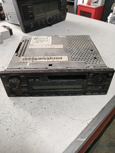 Player CD/DVD sistem de navigatie VOLKSWAGEN GOLF IV 1J1 1997 - 2007 1j0035186e