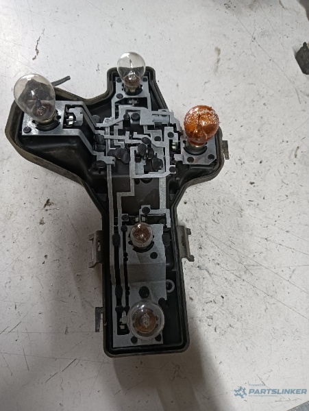 Soclu far / stop dreapta spate VOLKSWAGEN TOURAN (1T1, 1T2) [ 2003 - 2010 ] OEM 945256