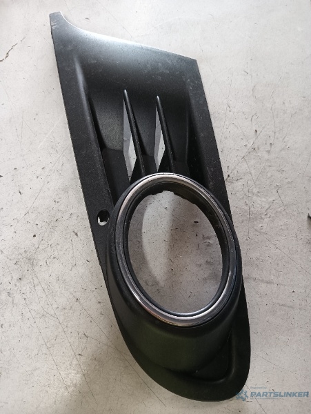 Grila proiector bara stanga fata VOLKSWAGEN GOLF VI (5K1) [ 2008 - 2013 ] OEM 5k0853665