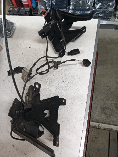 Broasca capota AUDI A8 III (4H2, 4H8, 4HC, 4HL) [ 2009 - 2018 ] OEM 4h0971023