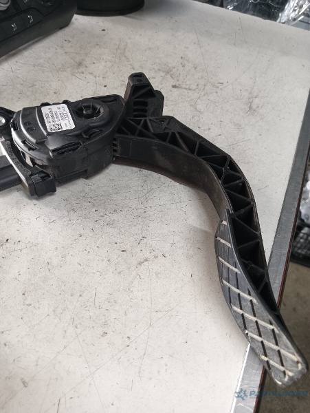 Pedala acceleratie AUDI A6/S6 IV Saloon (4G2, C7, 4GC) [ 2010 - 2018 ] OEM 8k1723523a