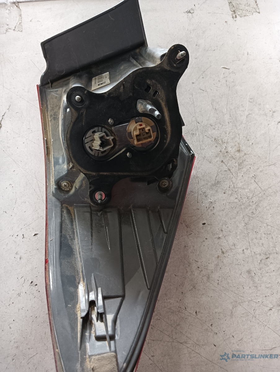 Lampa spate / stop dreapta spate TOYOTA COROLLA 1.3 i 2015 OEM 8155002760 – foto 2